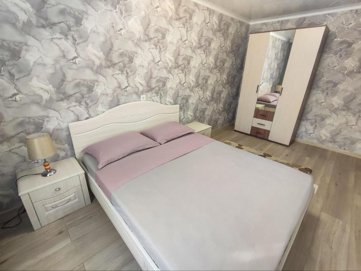 2-Х Комнатная Квартира В Центре На Ул.Бородина 107 Костанай Екстериор снимка